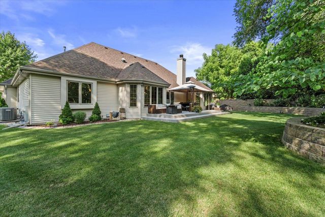 11221 W Drake LANE, Franklin, WI 53132