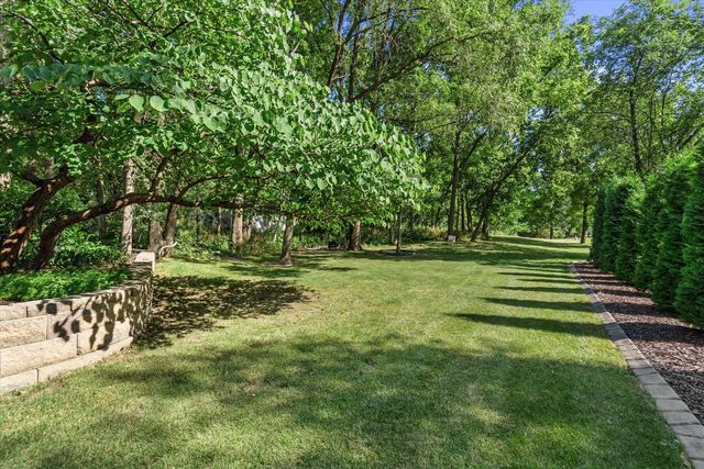 11221 W Drake LANE, Franklin, WI 53132