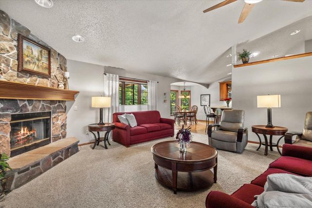 11221 W Drake LANE, Franklin, WI 53132