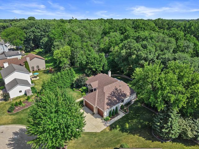 11221 W Drake LANE, Franklin, WI 53132