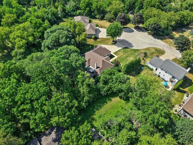 11221 W Drake LANE, Franklin, WI 53132