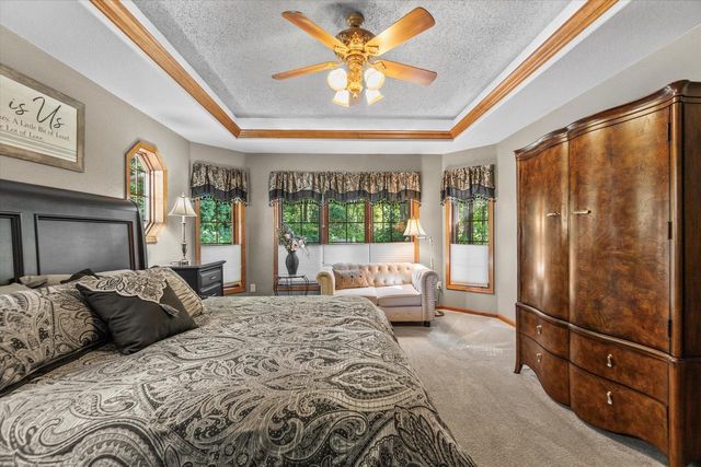 11221 W Drake LANE, Franklin, WI 53132