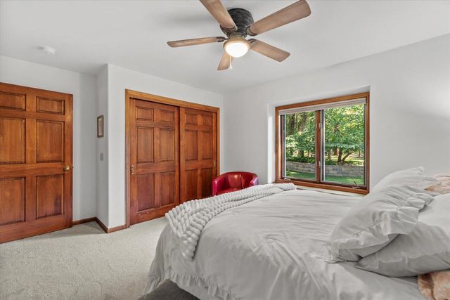 11221 W Drake LANE, Franklin, WI 53132