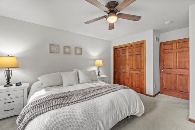 11221 W Drake LANE, Franklin, WI 53132