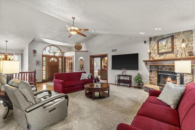 11221 W Drake LANE, Franklin, WI 53132