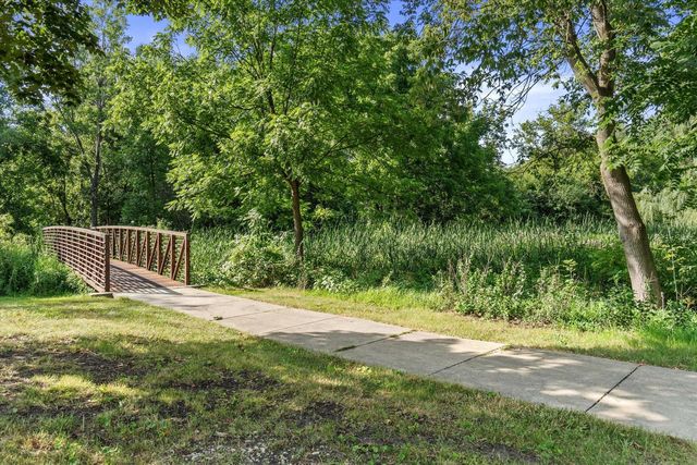 11221 W Drake LANE, Franklin, WI 53132