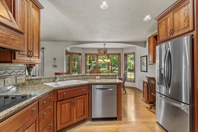 11221 W Drake LANE, Franklin, WI 53132