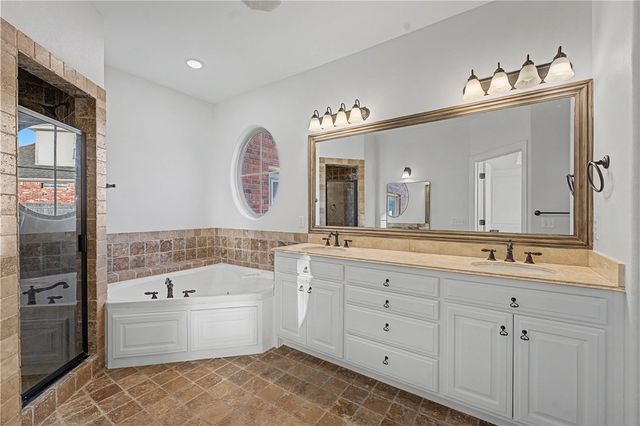 6508 S 38th Street, Rogers, AR 72758