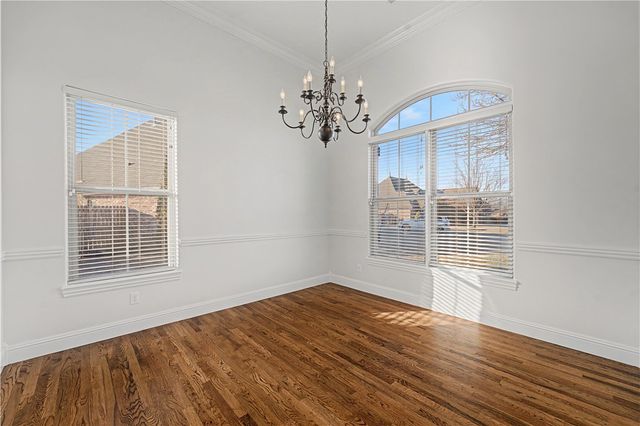 6508 S 38th Street, Rogers, AR 72758