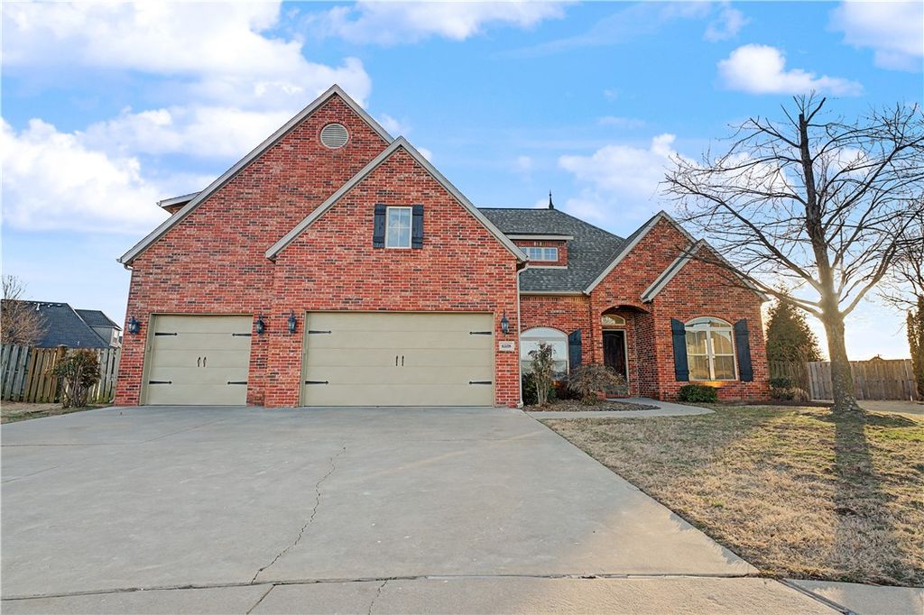 6508 S 38th Street, Rogers, AR 72758