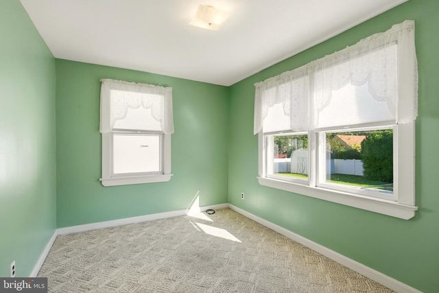 347 N FORKLANDING RD, Maple Shade, NJ 08052