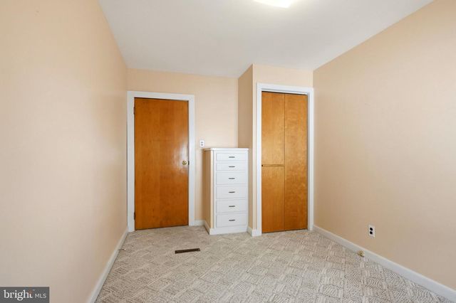 347 N FORKLANDING RD, Maple Shade, NJ 08052