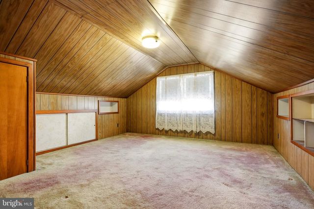 347 N FORKLANDING RD, Maple Shade, NJ 08052