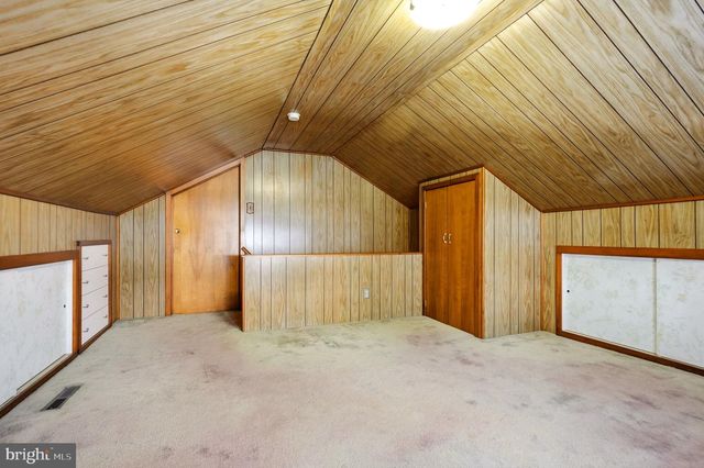347 N FORKLANDING RD, Maple Shade, NJ 08052
