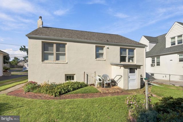347 N FORKLANDING RD, Maple Shade, NJ 08052