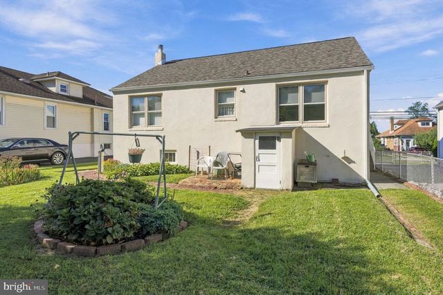 347 N FORKLANDING RD, Maple Shade, NJ 08052