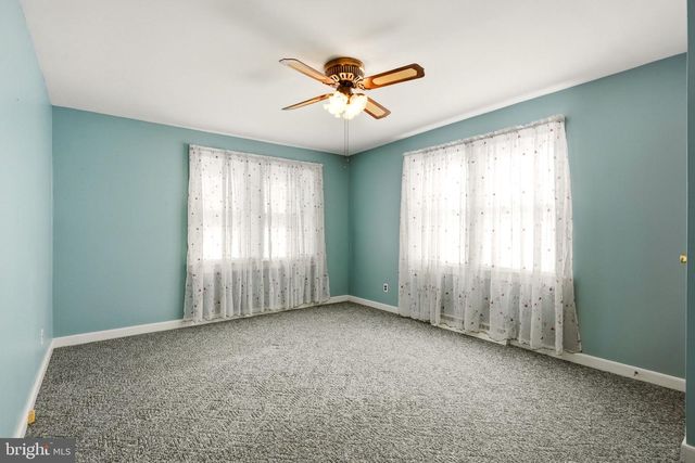 347 N FORKLANDING RD, Maple Shade, NJ 08052