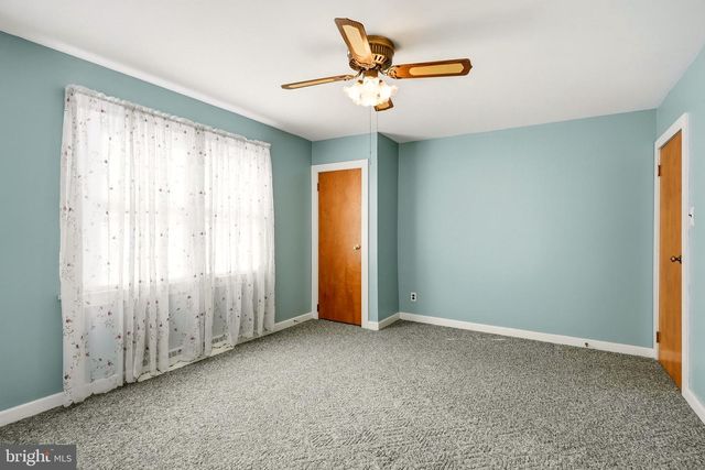 347 N FORKLANDING RD, Maple Shade, NJ 08052