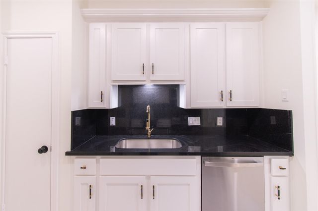 727 Bunker Hill Road 43, Houston, TX 77024