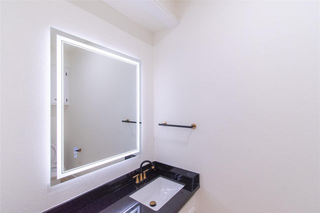 727 Bunker Hill Road 43, Houston, TX 77024