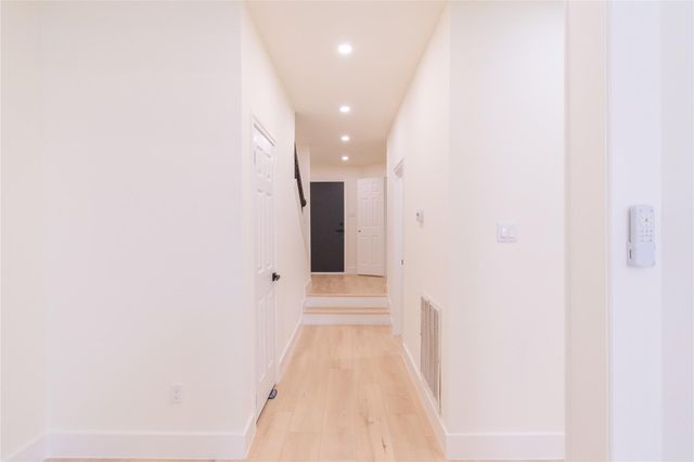 727 Bunker Hill Road 43, Houston, TX 77024