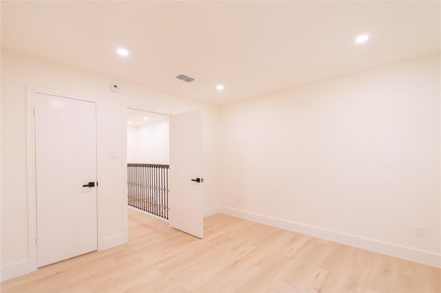 727 Bunker Hill Road 43, Houston, TX 77024