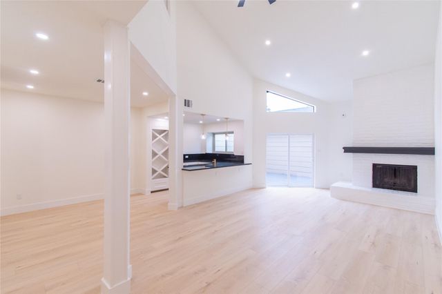 727 Bunker Hill Road 43, Houston, TX 77024