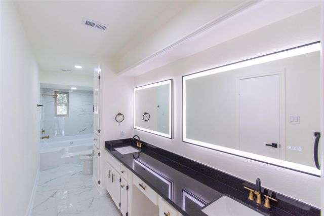 727 Bunker Hill Road 43, Houston, TX 77024