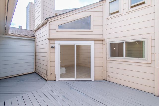 727 Bunker Hill Road 43, Houston, TX 77024