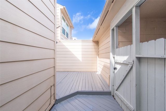 727 Bunker Hill Road 43, Houston, TX 77024