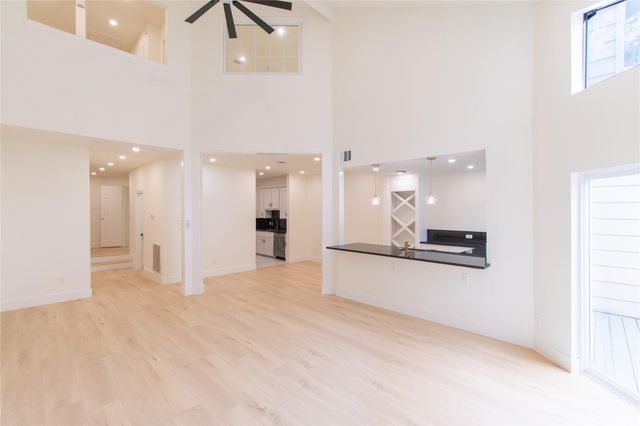 727 Bunker Hill Road 43, Houston, TX 77024