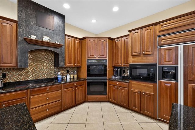 5510 E LONGBOAT BOULEVARD, Tampa, FL 33615