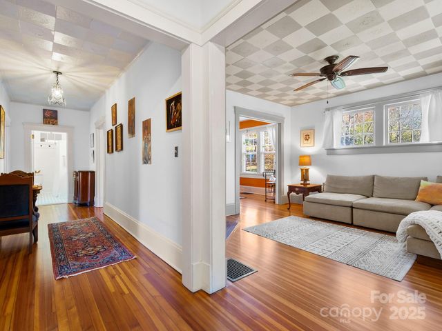 127 Pennsylvania Avenue, Asheville, NC 28806