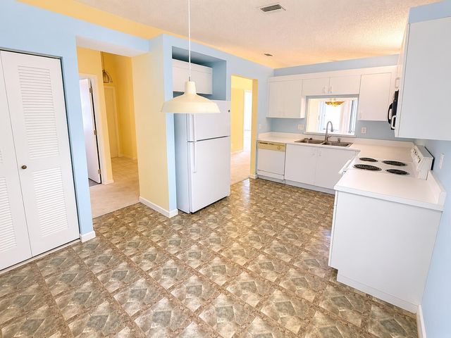 4907 Concordia Lane, Boynton Beach, FL 33436