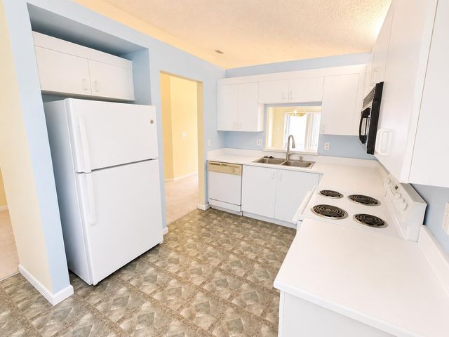 4907 Concordia Lane, Boynton Beach, FL 33436