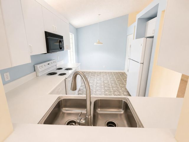 4907 Concordia Lane, Boynton Beach, FL 33436