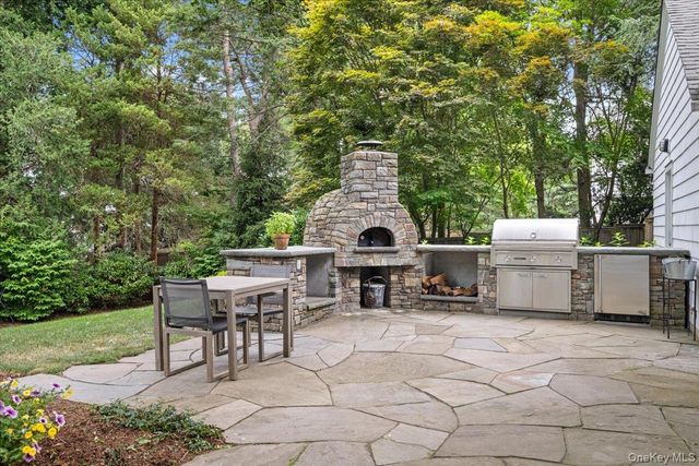 282 Evandale Road, Scarsdale, NY 10583