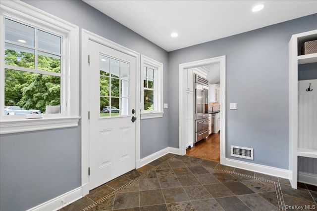 282 Evandale Road, Scarsdale, NY 10583