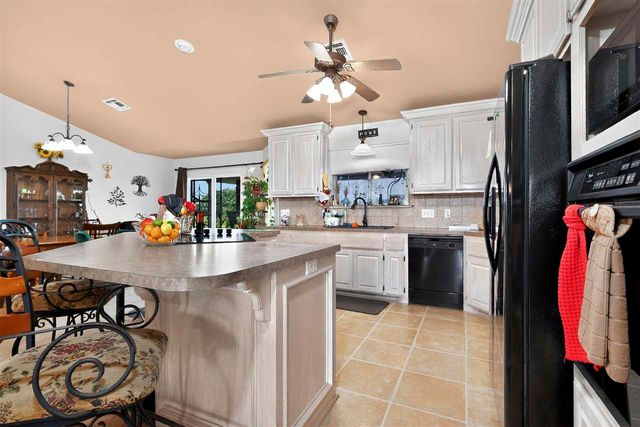 13473 NE Tony Creek Rd, Elgin, OK 73538