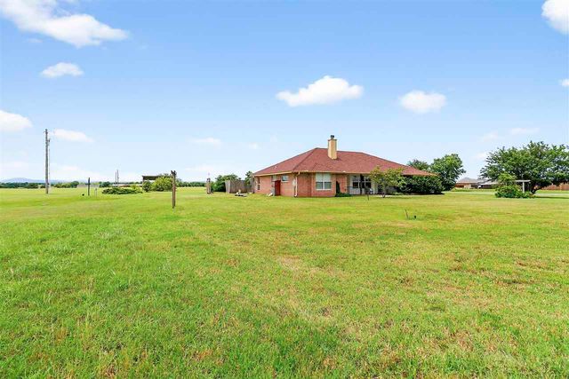 13473 NE Tony Creek Rd, Elgin, OK 73538