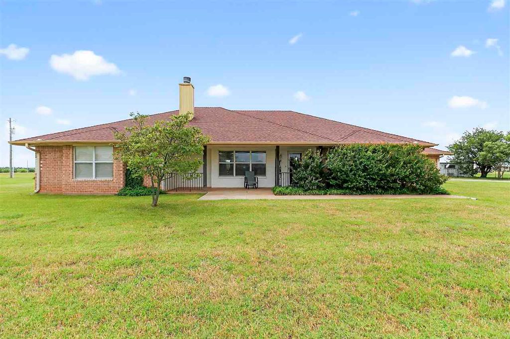 13473 NE Tony Creek Rd, Elgin, OK 73538