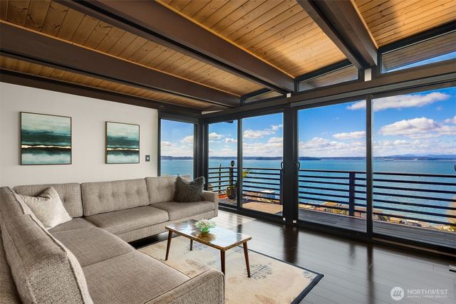 3831 58th Avenue SW, Seattle, WA 98116