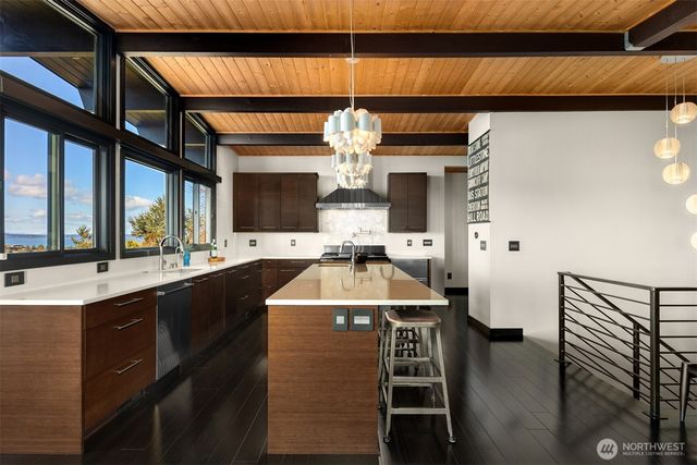 3831 58th Avenue SW, Seattle, WA 98116