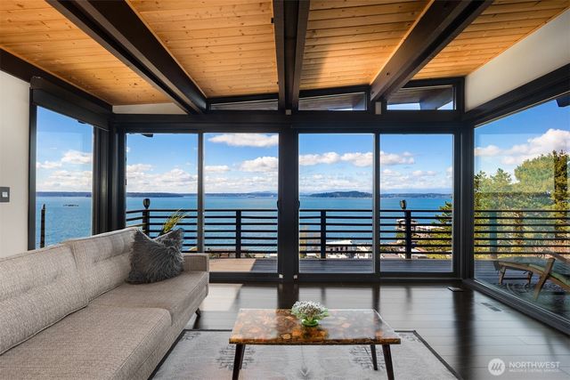 3831 58th Avenue SW, Seattle, WA 98116