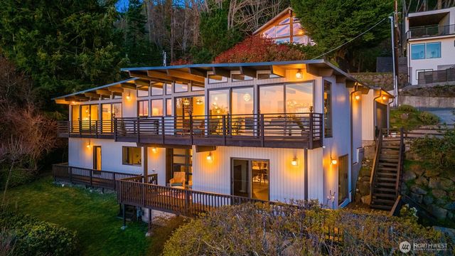 3831 58th Avenue SW, Seattle, WA 98116