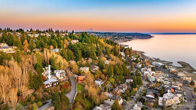 3831 58th Avenue SW, Seattle, WA 98116