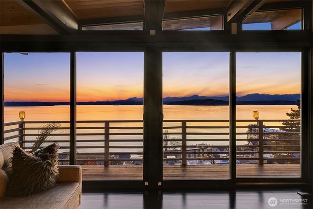 3831 58th Avenue SW, Seattle, WA 98116