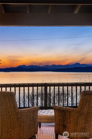 3831 58th Avenue SW, Seattle, WA 98116