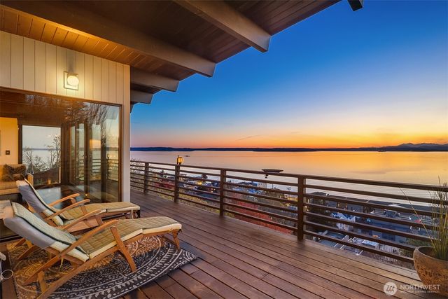 3831 58th Avenue SW, Seattle, WA 98116