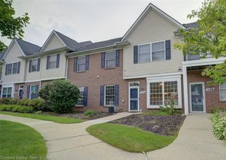 1110 Rial Lake Drive, Howell, MI 48843